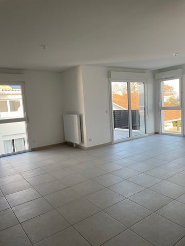 Location Appartement 3 pièces 68m² - Photo 2