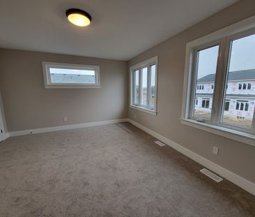 92 Potter Dr, Odessa, ON K0H 2H0 - Photo 2