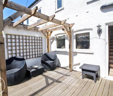 2 bedroom semi-detached house to rent - Photo 5