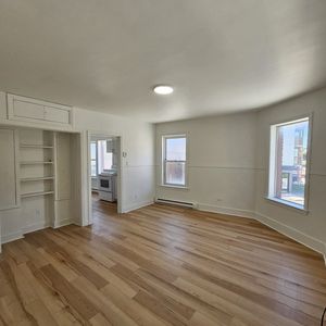 Jolie 2 1/2 Situé Au 154 Rue Alexandre - Photo 2