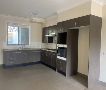 4/40 Civic Way, ROUSE HILL NSW 2155 - Photo 3