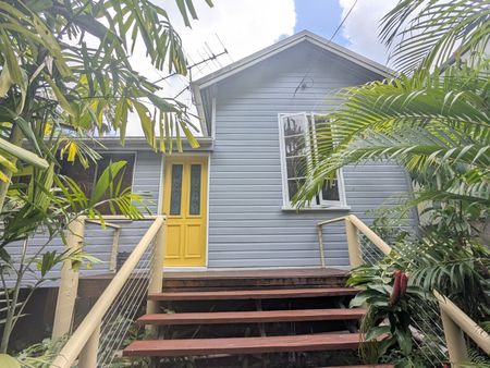 9 Martin Street, Freshwater QLD 4870 - House For Rent | Domain - Photo 4