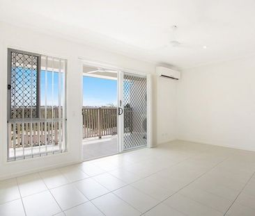 VILLA WITH 2 LIVING AREAS & GREAT VIEWS - Photo 3