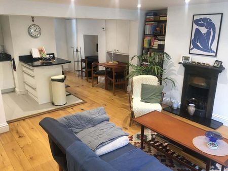 1 Bed Flat, Goldhawk Road, W6 - Photo 2