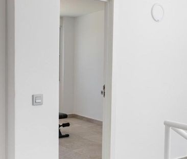 6 bedroom luxury Townhouse for rent in Estepona, Spain - Photo 3