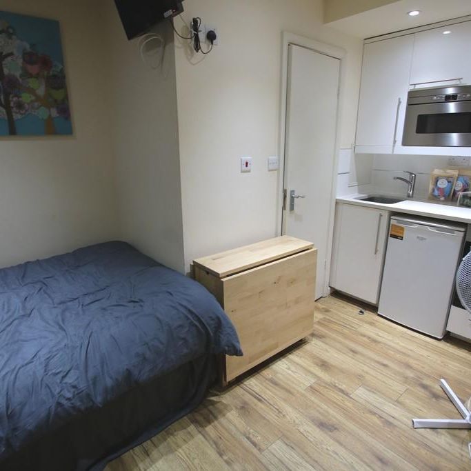 Studio to rent - Photo 1