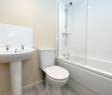 2 bedroom end of terrace house to rent - Photo 6