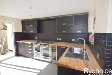 3 bedroom terraced house to rent - Photo 4