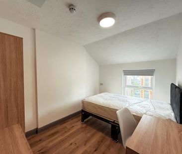 Flat C, 49 Holyhead Road - Photo 2