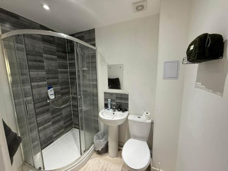 1 bedroom in a house share to rent - Photo 5