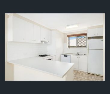 Quiet, Low-Maintenance Living Close to Town & Transport - Photo 3