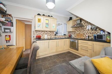 24 Edenderry Village, Belfast, BT8 8LG - Photo 5