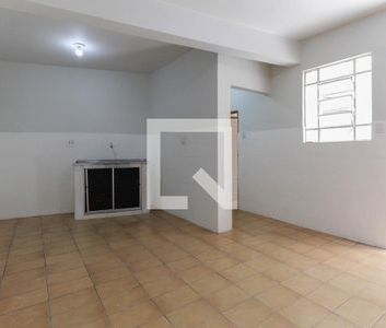 Casa para alugar com 70m², 3 quartos e sem vaga - Foto 1
