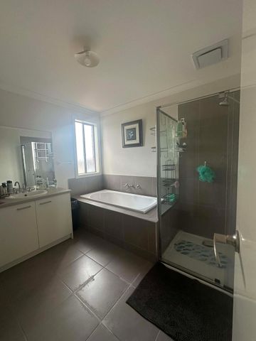 Cranbourne West - Photo 5