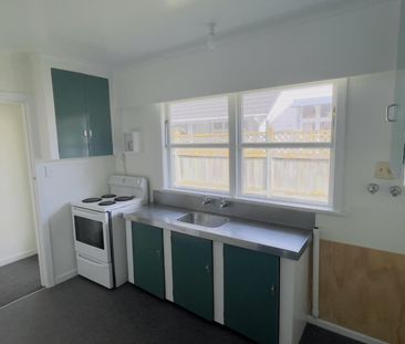 Family-friendly St Johns Hill home - Photo 5