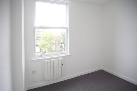 137 Wigan Lane, Wigan - Photo 3