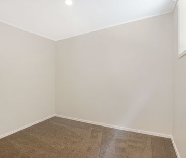 Sleek, Stylish & Newly Renovated - Photo 5