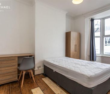 4 bedroom terraced house to rent - Photo 6