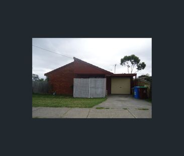 1/90 Warana Drive, Hampton Park, Vic 3976 - Photo 2