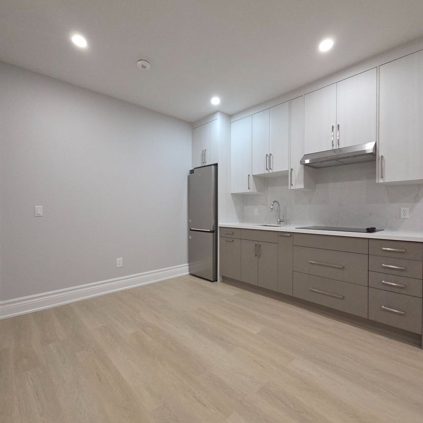 For Lease - 9474 Bayview Avenue, Richmond Hill, Ontario - Photo 1