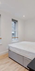 2 bedroom flat in London - Photo 3