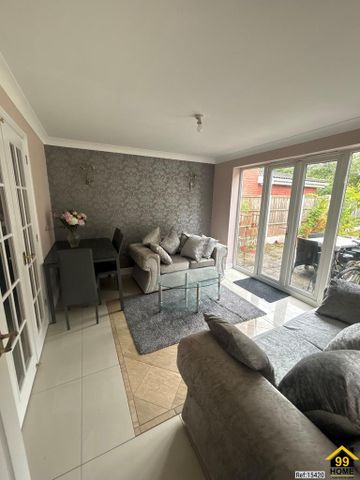 5 bedroom detached house to rent - Photo 2