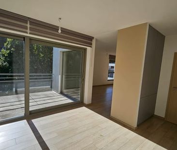Appartement te huur - foto 2