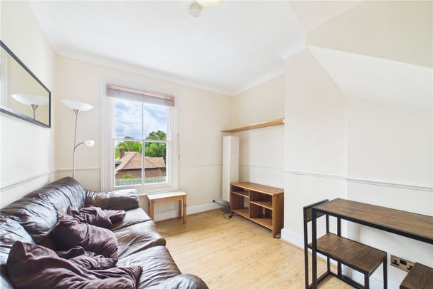 2 bedroom in Kings Grove, Maidenhead - Photo 1