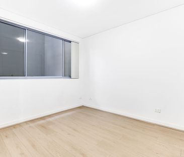 Modern Two Bedroom Apartment in Great Location - Photo 1