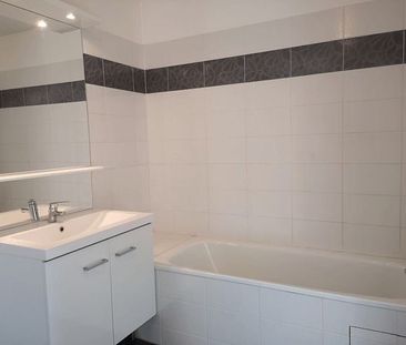 Location Appartement 2 pièces 41m² ST MAUR DES FOSSES 94100 - Photo 2