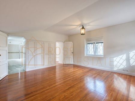 Cascais e Estoril, Lisbon - Photo 2