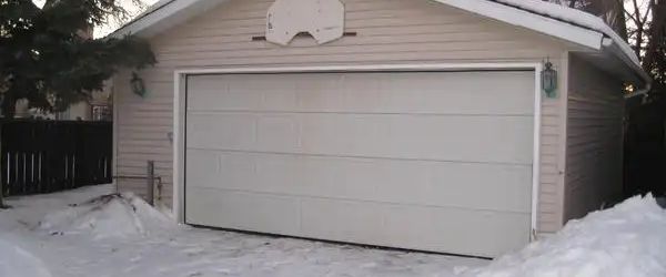 Double Heated Car Garage for Rent — 0 Bedrooms Storage - Photo 1