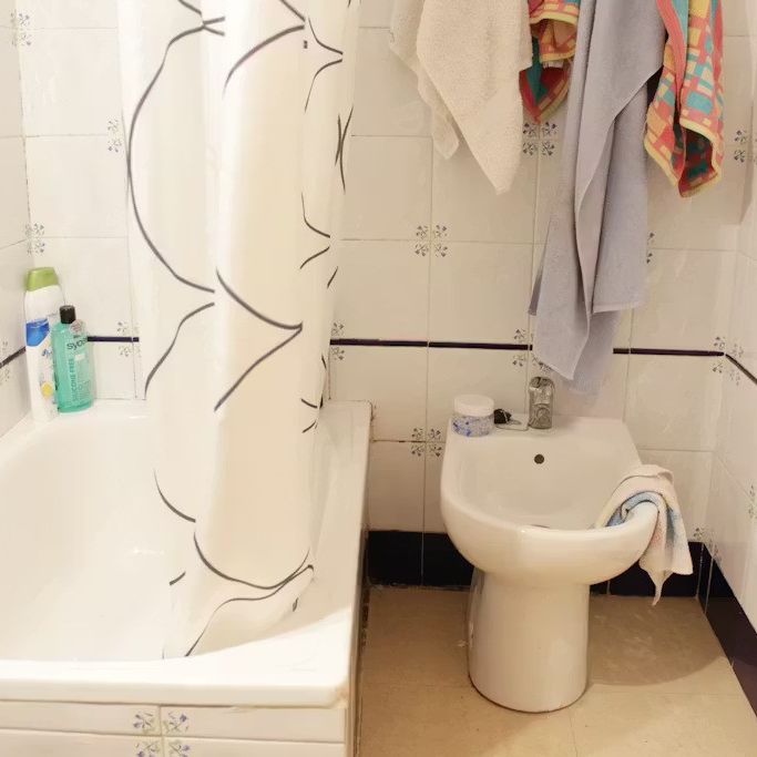 Callejón Dos Hermanas, Sevilla, Andalusia 41004 - Photo 1