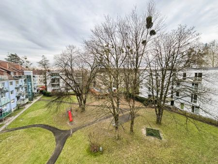 Amerikanischer Grundriss: geräumige Dachgeschosswohnung in Linz mit Balkon und Parkplatz - Photo 2