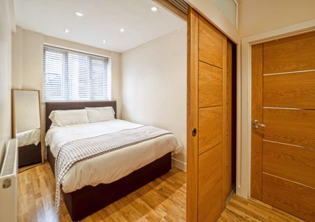 1 Bed Flat, Wallace Court, NW1 - Photo 2