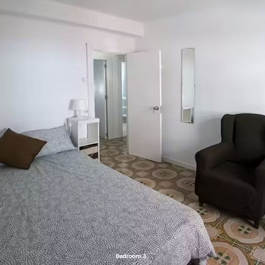 Calle Manzanera, Valencia, Valencian Community 46010 - Foto 1