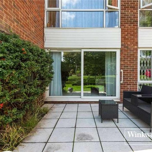 Hendon Lane, Finchley, London, N3 - Photo 1