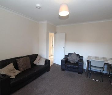 3 bedroom private hall to rent - Photo 1