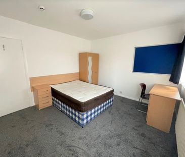 245 Windsor Street - Photo 4