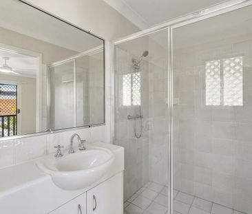 Spacious & Stylish Townhouse in Prime Inner-City Location - Photo 1