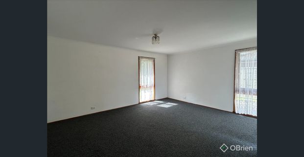 THREE BEDROOM HOME IN PRIME LOCATION. - Photo 1