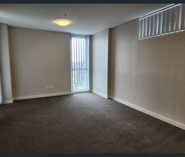 1 Bedroom + Study Young Apartment with lift - Photo 5