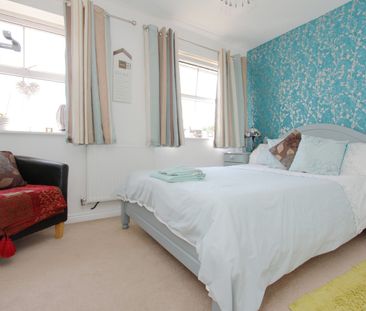 Semi-detached house to rent on - Photo 3