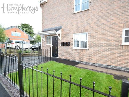 Lyme Valley Mews, Newcastle-Under-Lyme, ST5 - Photo 3