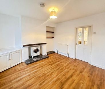 2 bedroom character property to rent - Photo 3