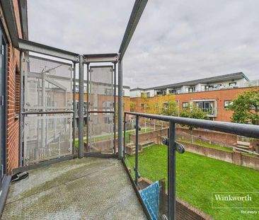 Sunningdale Gardens, London, NW9 - Photo 5