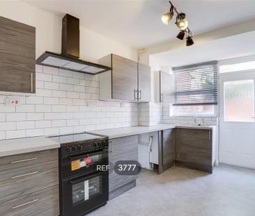 2 bedroom terraced house to rent - Photo 4