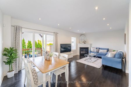 Condo Townhouse For Lease | W9246201 - Photo 2