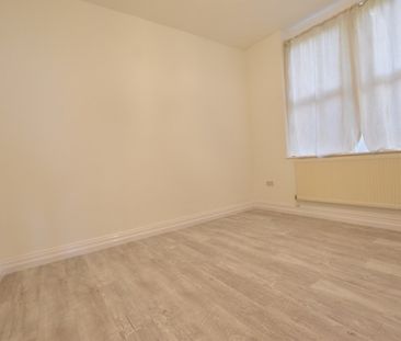 1 Bed Flat, Hart Hill Drive, LU2 - Photo 2