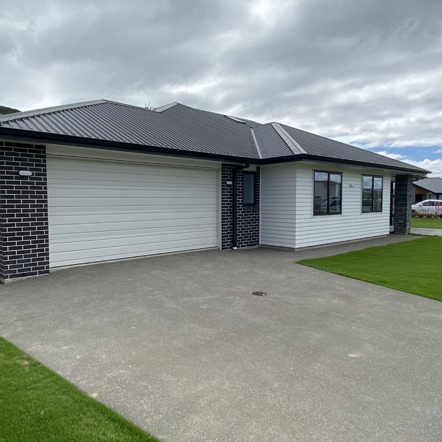 2 Weweia Close, Kenepuru - Photo 1